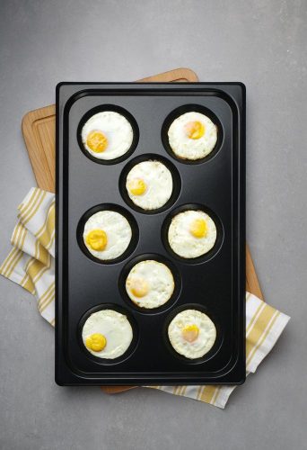 Tálca tapadásmentes bevonattal, CONVECTOMAT EGGPLATE, HENDI, GN 1/1, Fekete, 530x325x(H)26mm